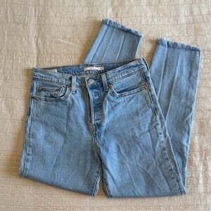 Levi’s Wedgie Size 28